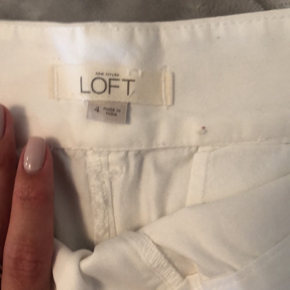 WHITE SHORTS - Picture 2 of 3